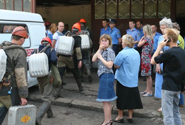 Число погибших горняков на шахте в Донецке возросло до шести