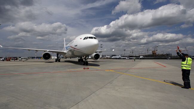 Самолета Airbus А330-300 в аэропорту Внуково. Архив