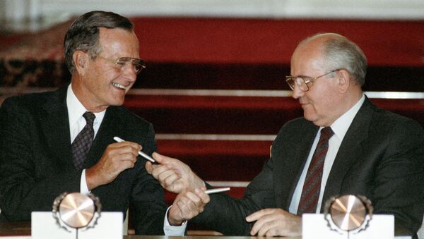 Джордж Буш и Михаил Горбачев