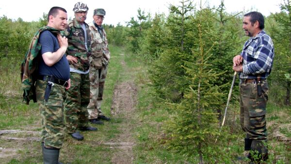 Пермская милиция третьи сутки ищет пропавших в лесу мать с сыном