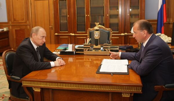 Встреча Владимира Путина с Владимиром Артяковым в Доме правительства