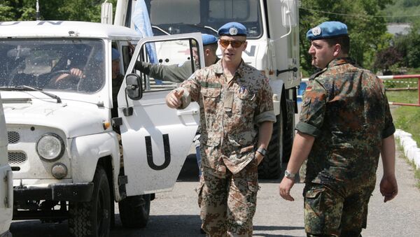 Военные наблюдатели ООН совместно с российскими миротворцами патрулируют территорию в нижней части Кодорского ущелья