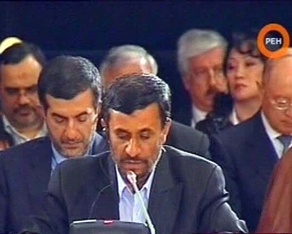 Выступление на саммите ШОС Махмуд Ахмадинежад начал с молитвы