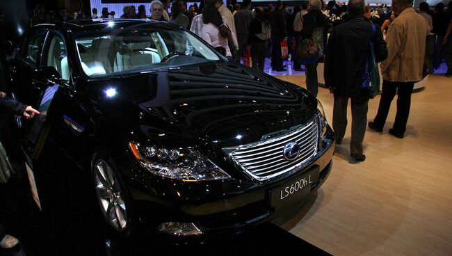 Автомобиль Lexus LS 600 H