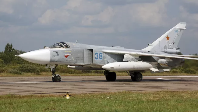 Боевой самолет Су-24