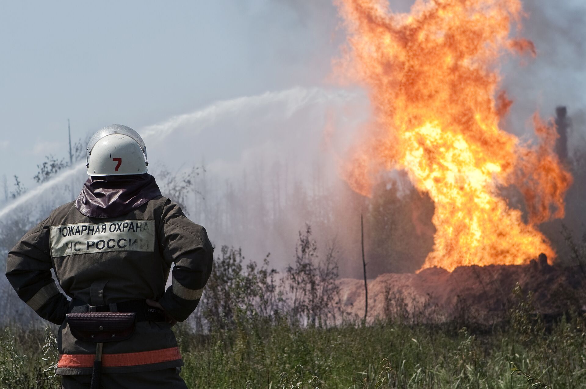Самовозгорание газа. Взрыв магистрального газопровода 2009. Пожар в Вуктыле. Субота згарел газо провод в во севоложске. Как возгорает ГАЗ.