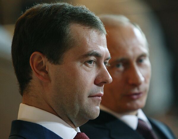 Медведев назвал причины согласования позиций с Путиным по выдвижению на выборах 2012 г