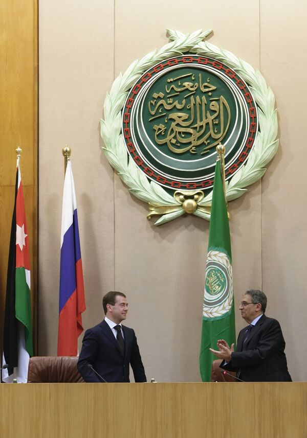 Президент России Дмитрий Медведев с генеральным секретарем Лиги арабских государств Амром Мусой. Архив