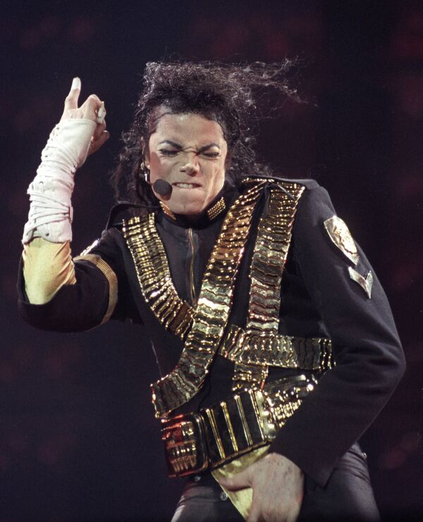 Майкл Джексон во время выступления в Сан-Паоло