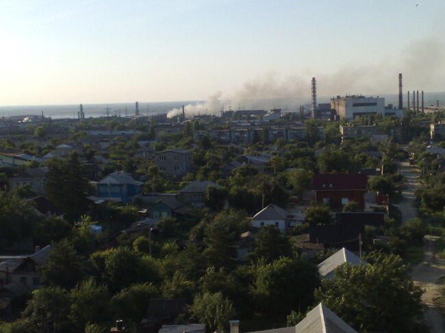 Мебельный цех на металлургическом заводе горит в Волгограде