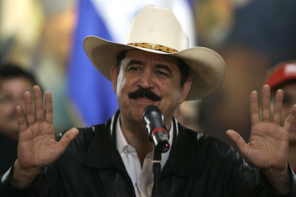 Новый президент Гондураса пообещал разрешить Селайе выехать за рубеж