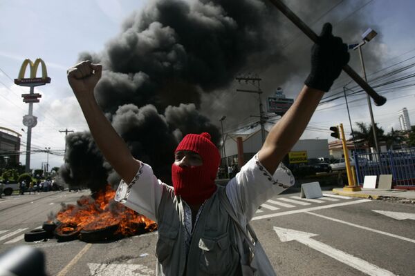 Свергнутый президент Гондураса призвал народ к восстанию