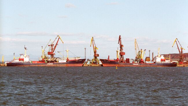 В морском торговом порту Корсакова, архивное фото