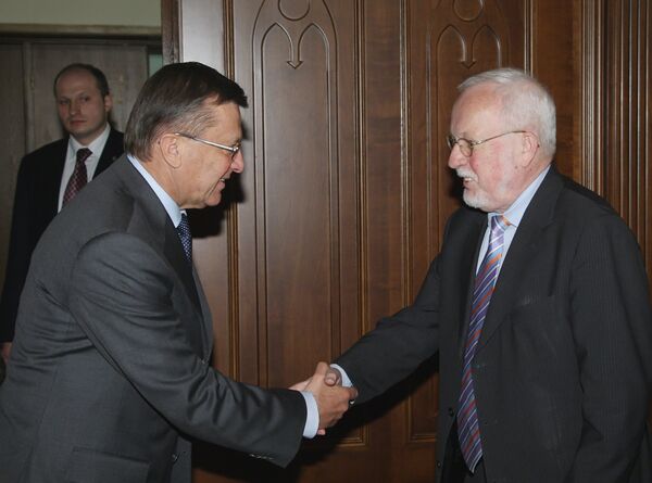 Виктор Зубков и Лотар де Мезьер во время встречи в Доме правительства РФ
