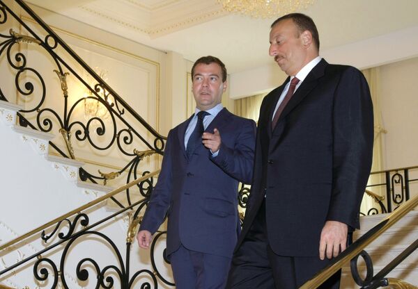 Завершившийся рабочий визит Дмитрия Медведева в Баку стал причиной появления различных мнений относительно дальнейшей судьбы разных по характеру проблем