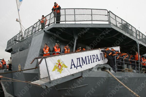 Во Владивостоке прошли проводы отряда кораблей Тихоокеанского флота РФ в Аденский залив