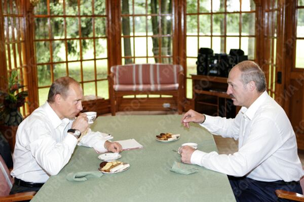 В.Путин, А.Лукашенко во время рабочего завтрака