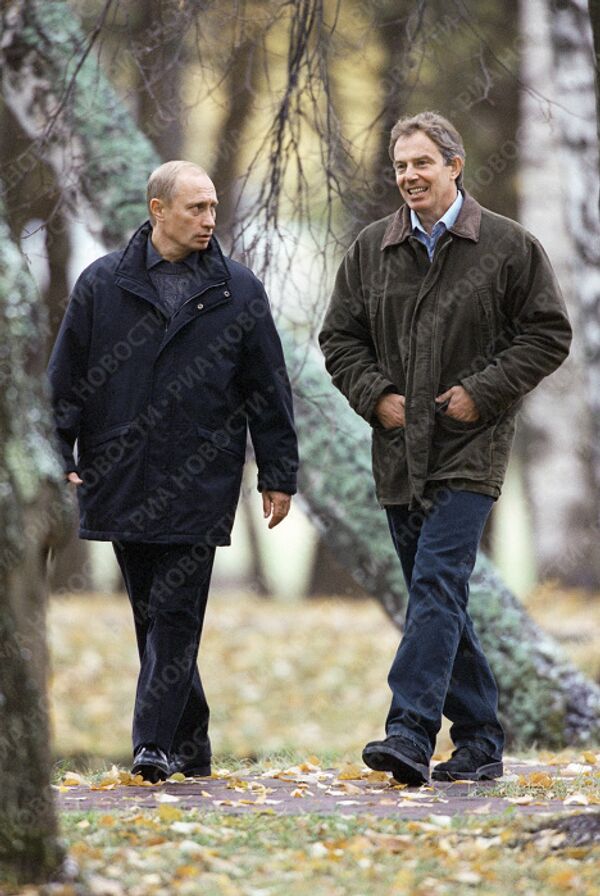 В.Путин и Т.Блэр на прогулке в Завидово