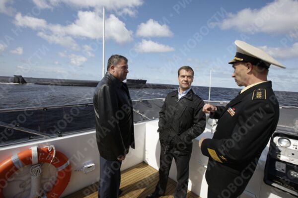 Президент РФ Д. Медведев осмотрел акваторию ОАО ПО Севмаш в Северодвинске