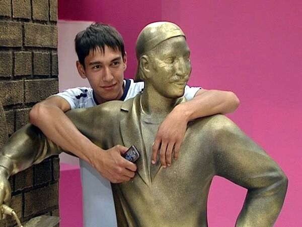 Московские скульпторы, сами того не желая, увековечили гастарбайтера