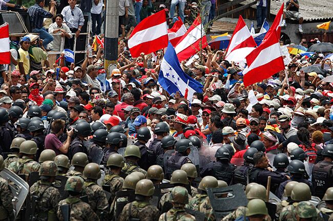 Беспорядки на улицах Гондураса после свержения президента 
