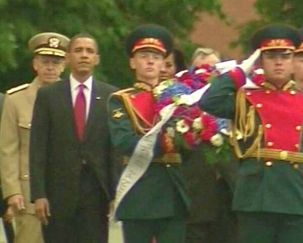 Барак Обама возложил венок к могиле Неизвестного солдата