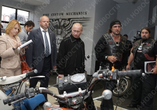 Премьер-министр РФ В.Путин посетил мотоклуб Ночные волки в Москве