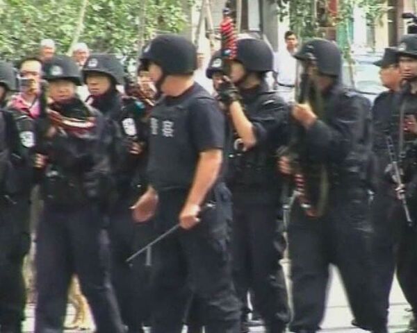 Массовые беспорядки в Китае: полиция усмиряет демонстрантов