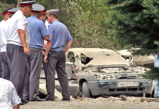 На месте взрыва в многоэтажном доме в Сочи, где прогремел взрыв и погибли два человека. Архив