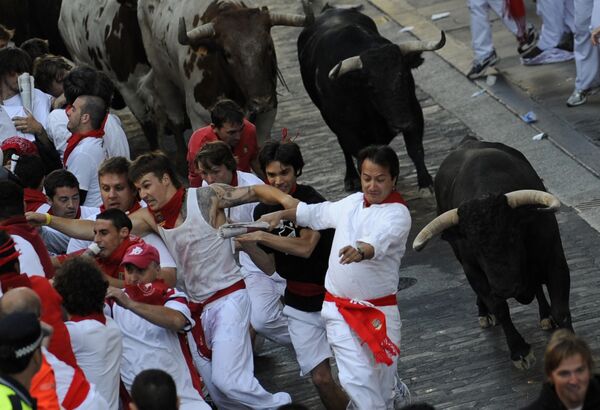 Ежегодный забег быков в испанской Памплоне
