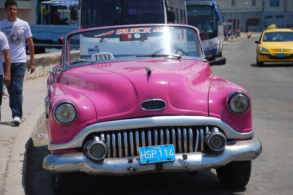 Дамское такси в Палестине будет розового цвета