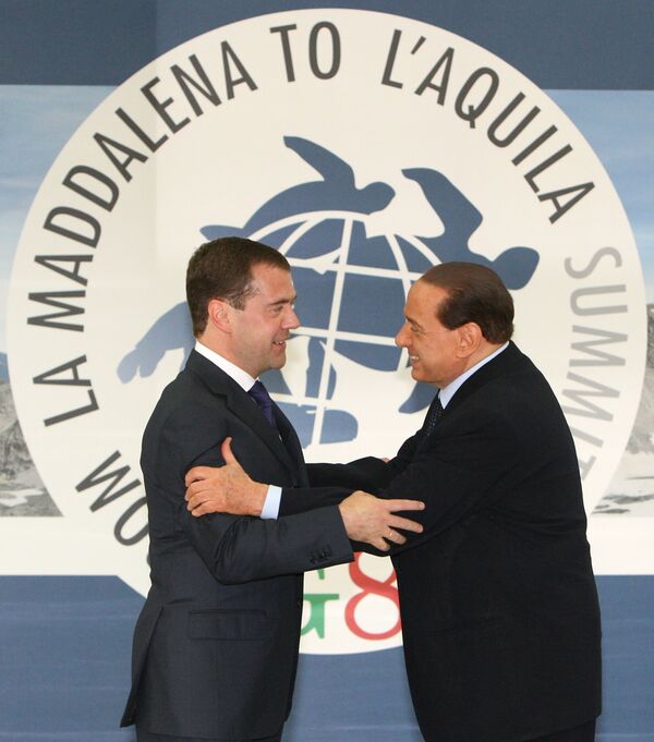 Дмитрий Медведев и Сильвио Берлускони на саммите большой восьмерки G8-2009