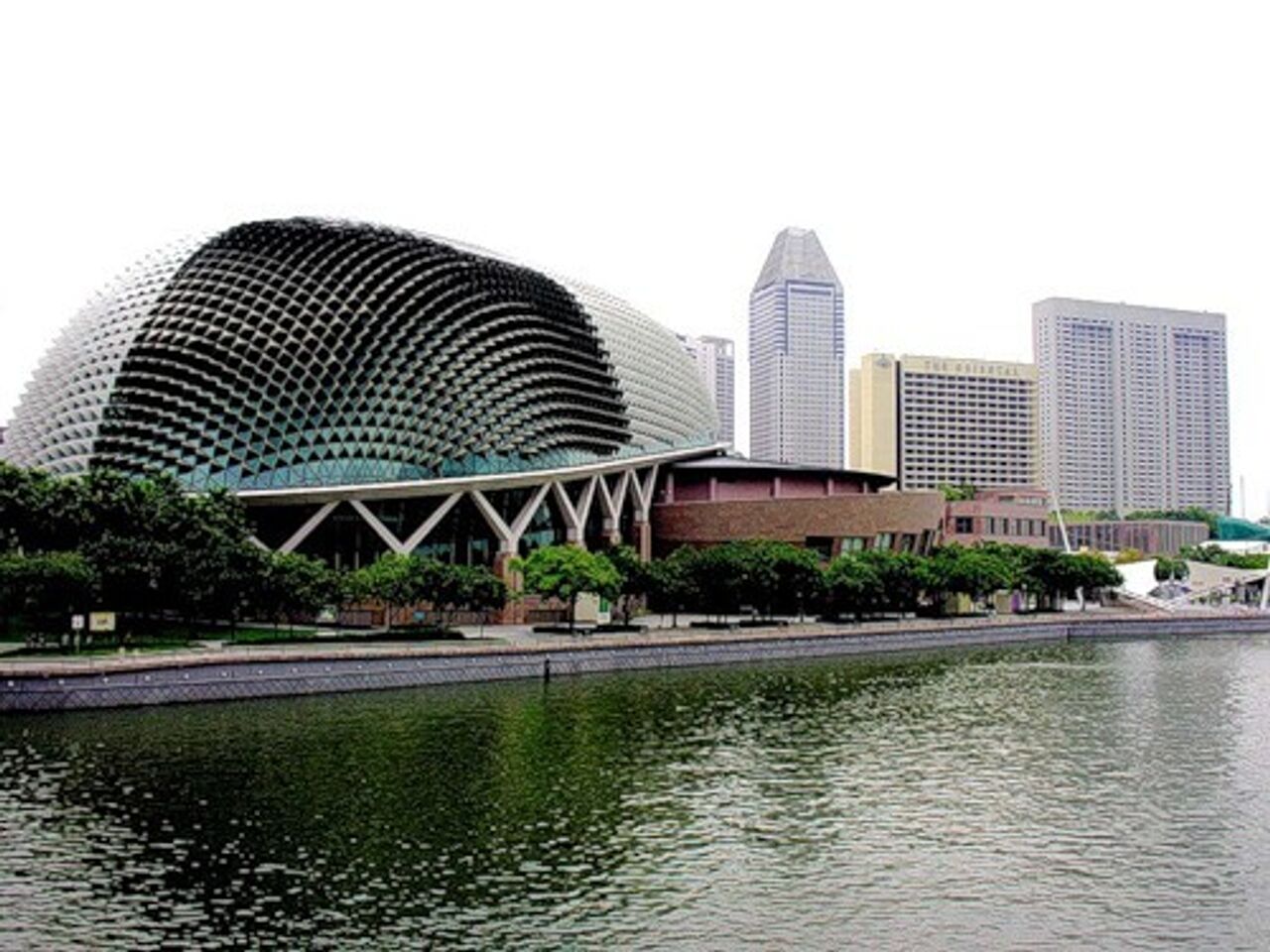Атэс штаб квартира. Здание АТЭС Сингапур. Штаб квартира АТЭС В Сингапуре. Секретариат АТЭС В Сингапуре. Население Сингапура 2022.
