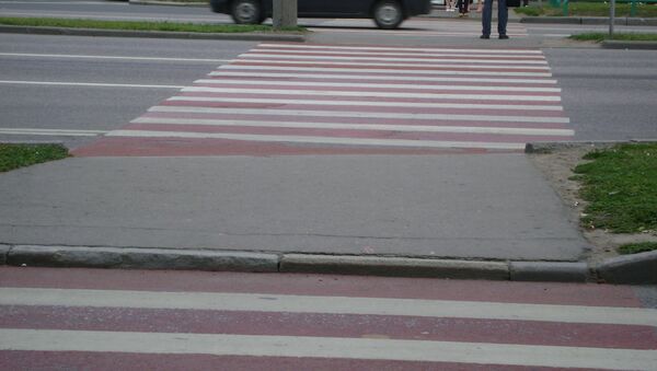 Водитель в Новгороде сбил женщину с ребенком на пешеходном переходе