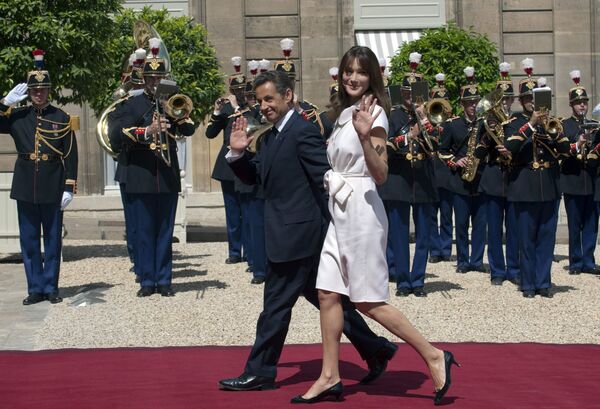 Президент Франции Николя Саркози с супругой Карлой Бруни