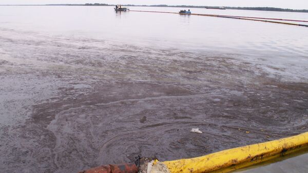 Врезка в БТС вызвала разлив нефти недалеко от Ладожского озера