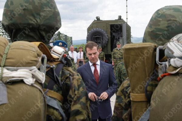 Президент РФ Дмитрий Медведев посетил полигон Раевский Новороссийской военно-морской базы