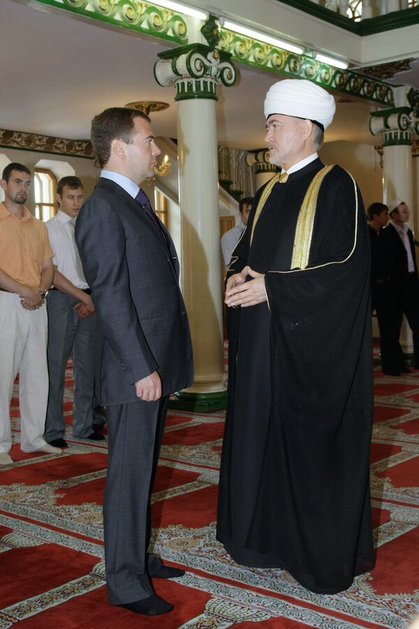 Президент РФ Дмитрий Медведев посетил Соборную мечеть Москвы