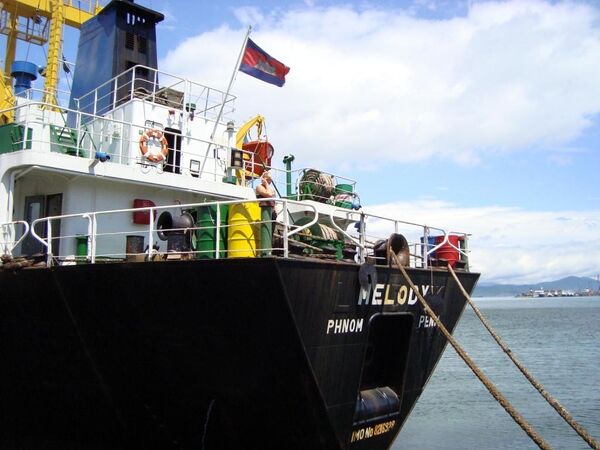 Профсоюз требует выплатить зарплату экипажу судна под удобным флагом