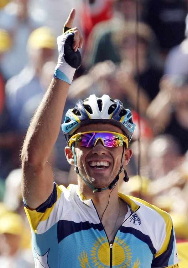 Велогонщик команды Астана Альберто Контадор