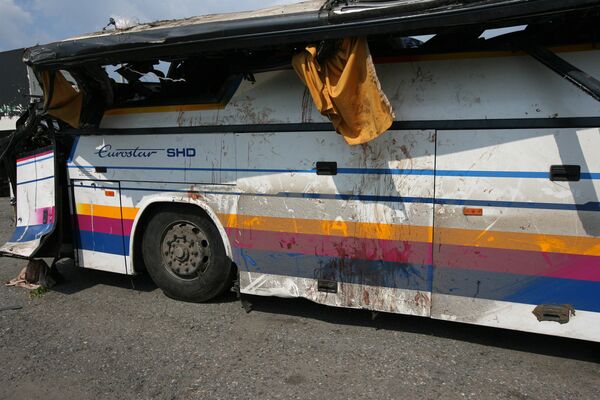 Автобус врезался в грузовик в Чили, один человек погиб, 67 ранены