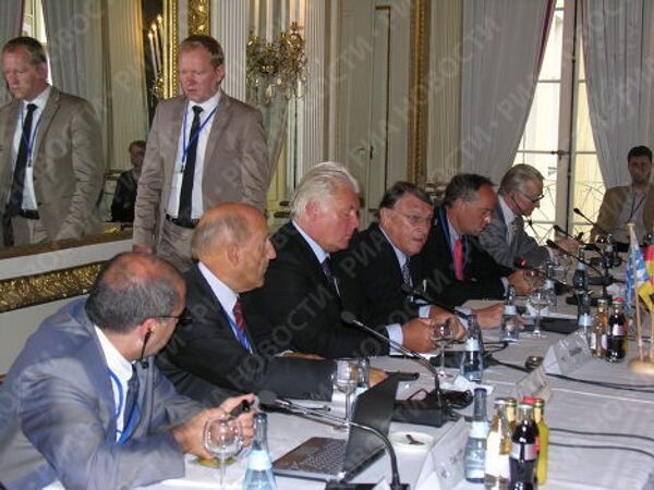 Ведущие экономисты и топ-менеджеры России и Германии на заседании рабочей группы «Экономика» 9-го форума «Петрбургского диалога»