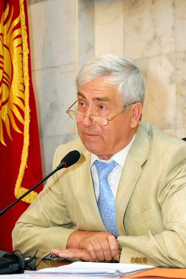 Председатель Центральной комиссии по выборам и проведению референдумов Киргизии Дамир Лисовский