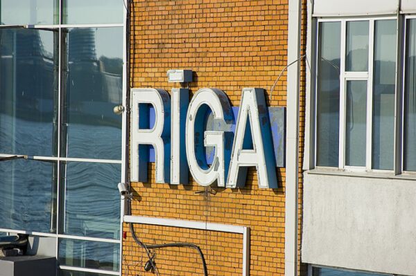 Белорусский завод заявил, что не имеет отношения к утечке в порту Риги