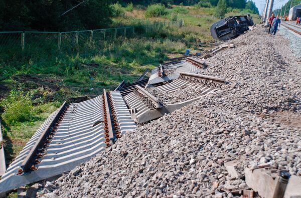 Ремонтные бригады начали восстановление железной дороги в Дагестане