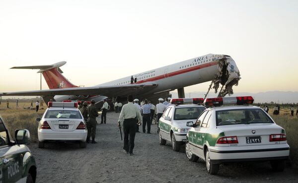 Авария иранского самолета в международном аэропорту города Мешхед на северо-востоке Ирана