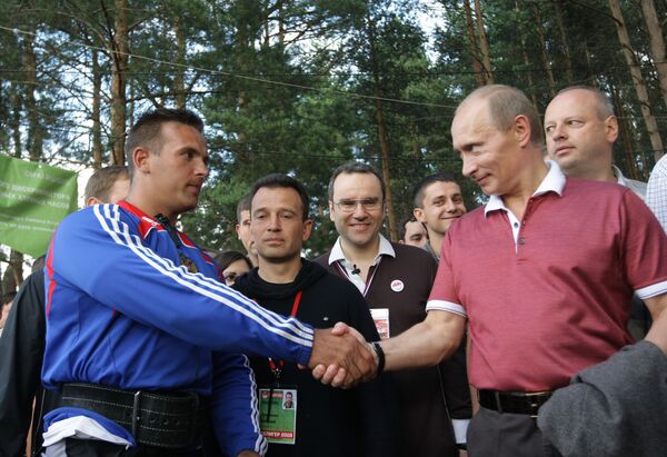 Владимир Путин посетил Всероссийский молодежный образовательный форум Селигер-2009