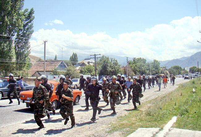 Разгон митинга За честные выборы в Бишкеке