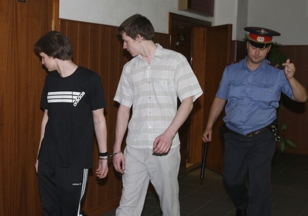 Студенты Дмитрий Медведев и Иван Новиков, признанные виновными в убийстве Леонида Барона