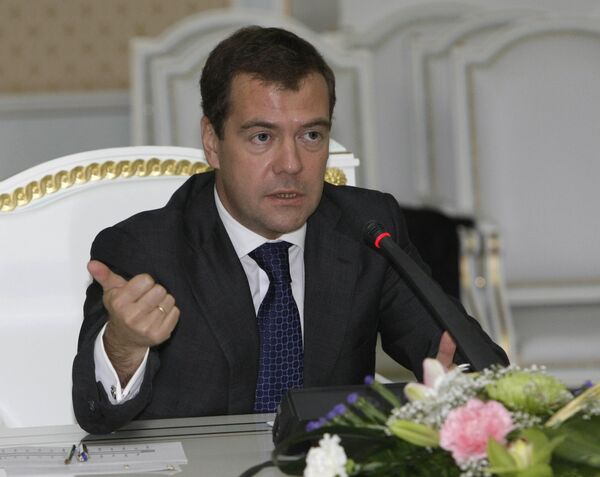 Муниципальные чиновники должны осознать ответственность - Медведев